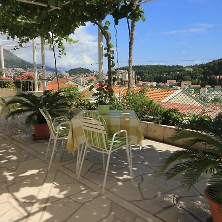 And With Parking Space - 2148 Gostinjska kuća 3*