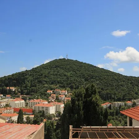 And With Parking Space - 2148 Guest house 3*